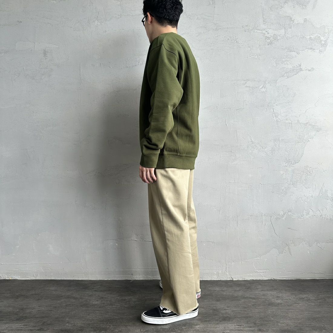 carhartt WIP [カーハートダブリューアイピー] アメリカンスクリプトスウェット [I025475] TARRAGON &&モデル身長：168cm 着用サイズ：M&&