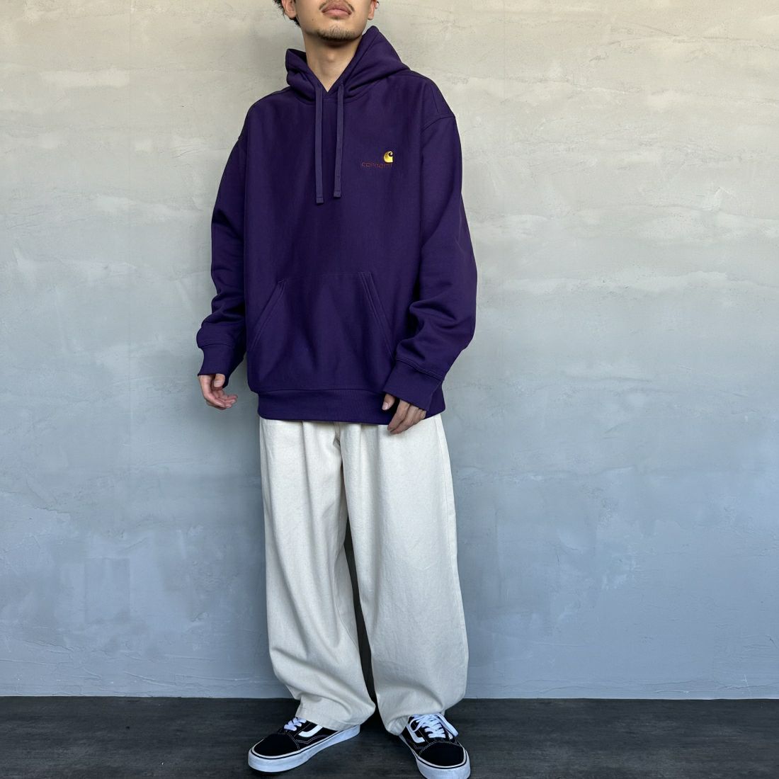 carhartt WIP [カーハートダブリューアイピー] フーデッドアメリカンスクリプトスウェットシャツ [I028279] CASSIS&&モデル身長：168cm 着用サイズ：L&&