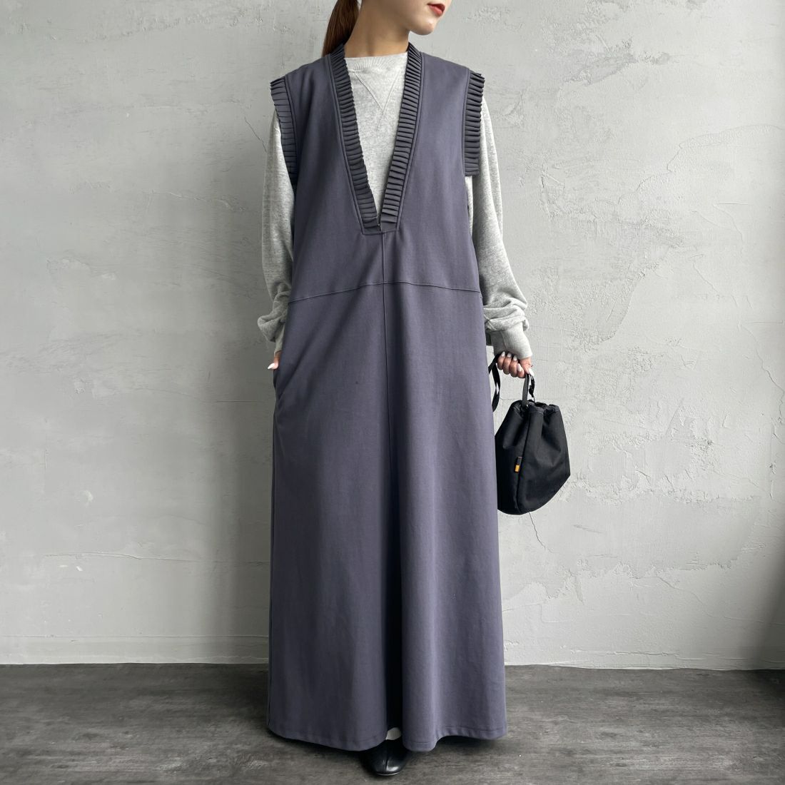 USINE [ユジーヌ] プリーツカットソージャンスカ [2410401] CHARCOAL &&モデル身長：156cm 着用サイズ：F&&