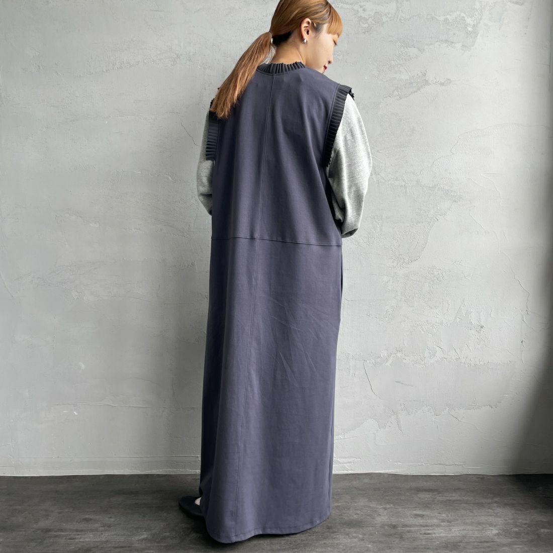 USINE [ユジーヌ] プリーツカットソージャンスカ [2410401] CHARCOAL &&モデル身長：156cm 着用サイズ：F&&