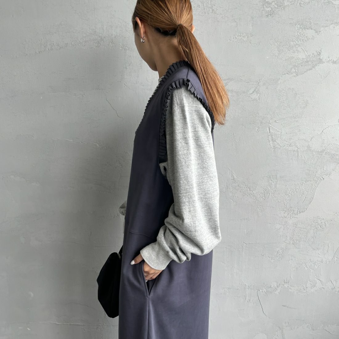 USINE [ユジーヌ] プリーツカットソージャンスカ [2410401] CHARCOAL &&モデル身長：156cm 着用サイズ：F&&