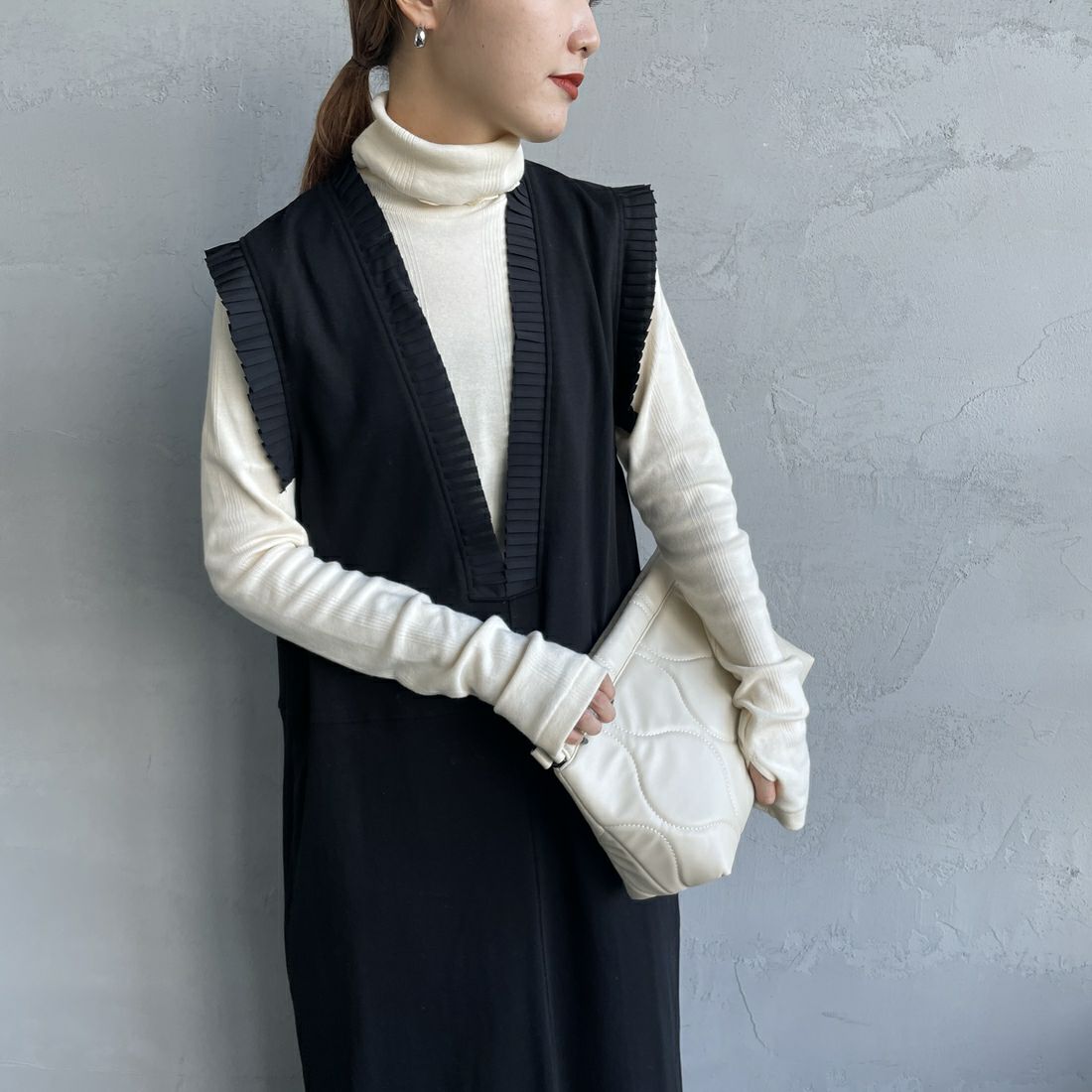 USINE [ユジーヌ] プリーツカットソージャンスカ [2410401] BLACK &&モデル身長：156cm 着用サイズ：F&&