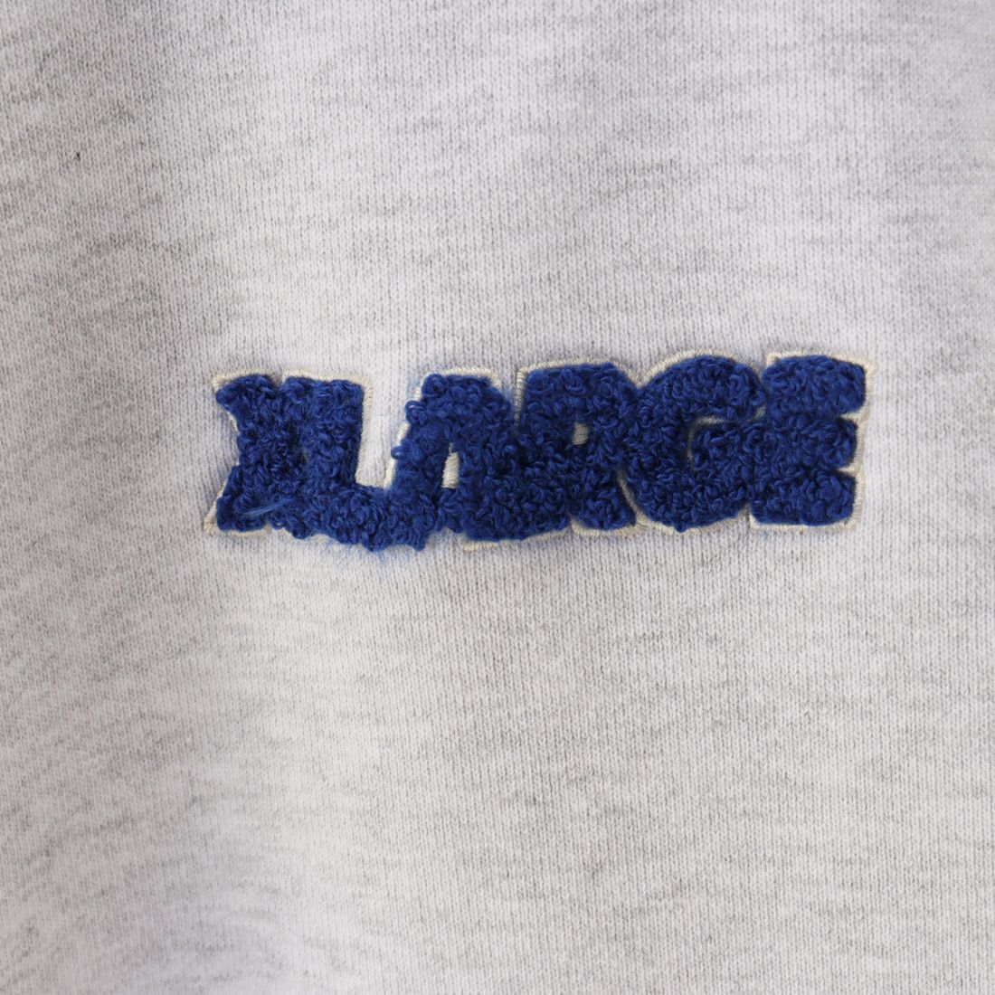 XLARGE [エクストララージ] サガラ刺繍ロゴ フーデッドスウェット