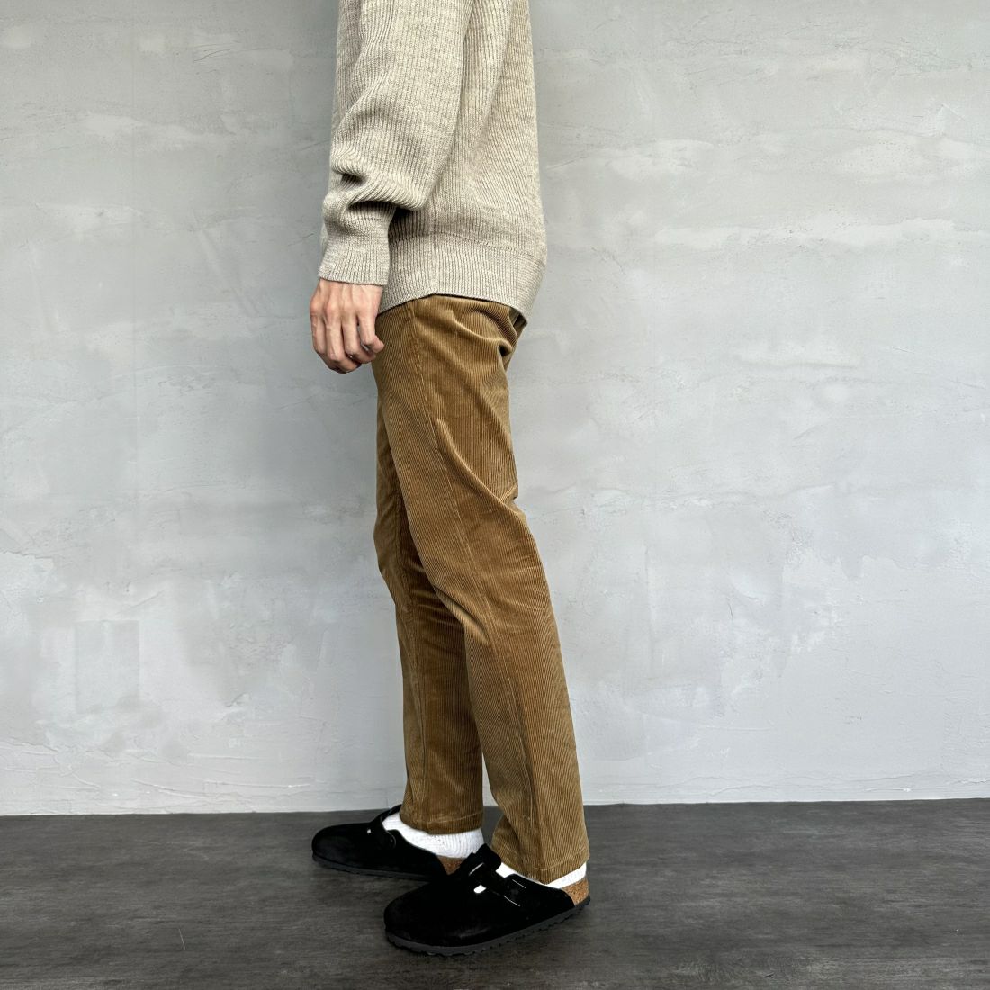 GRAMiCCi [グラミチ] コーデュロイ クロップドNNパンツ [G2FM-P005] MOCHA BEIG&&モデル身長：168cm 着用サイズ：S&&