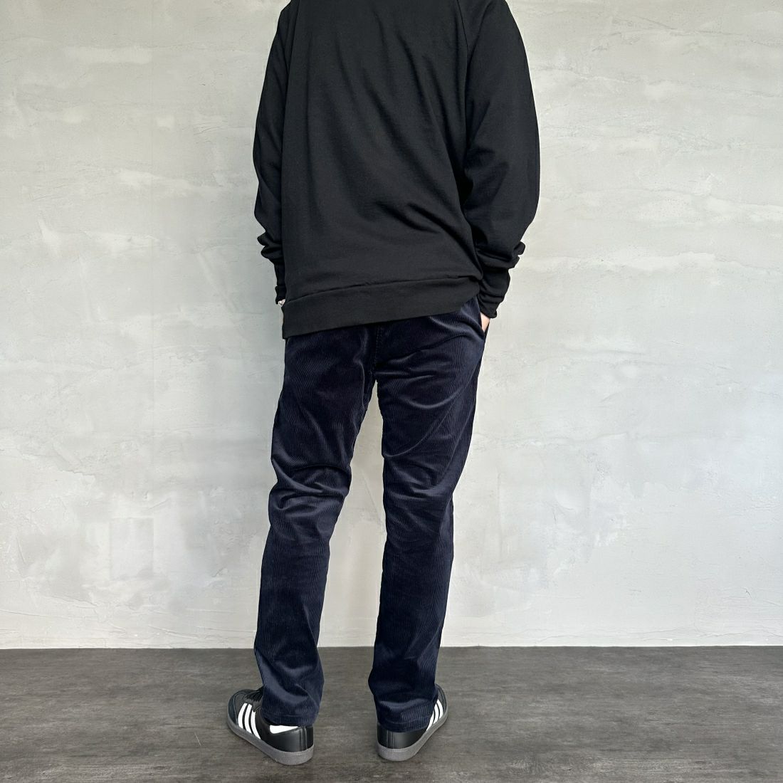GRAMiCCi [グラミチ] コーデュロイ クロップドNNパンツ [G2FM-P005] DARK NAVY&&モデル身長：173cm 着用サイズ：M&&