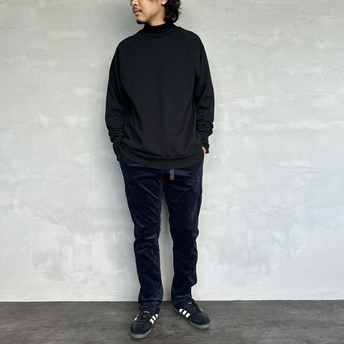 GRAMiCCi [グラミチ] コーデュロイ クロップドNNパンツ [G2FM-P005] DARK NAVY&&モデル身長：173cm 着用サイズ：M&&