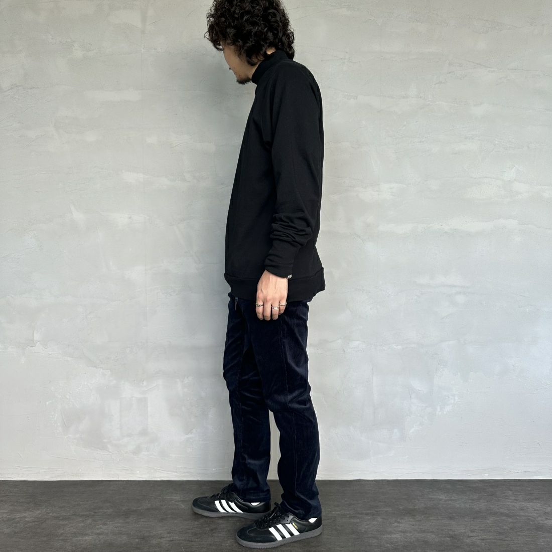 GRAMiCCi [グラミチ] コーデュロイ クロップドNNパンツ [G2FM-P005] DARK NAVY&&モデル身長：173cm 着用サイズ：M&&