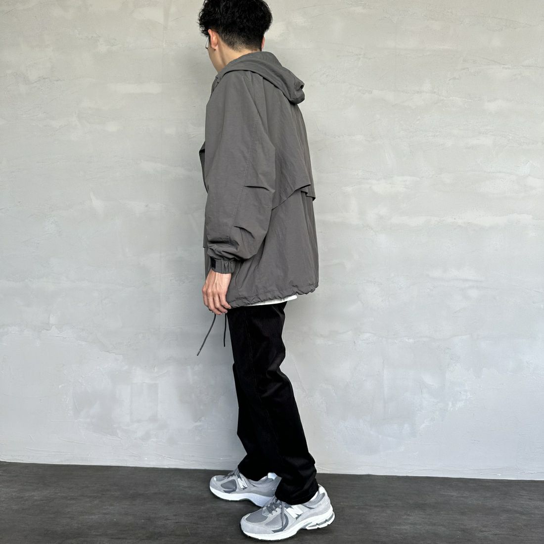 GRAMiCCi [グラミチ] コーデュロイ クロップドNNパンツ [G2FM-P005] BLACK&&モデル身長：168cm 着用サイズ：M&&