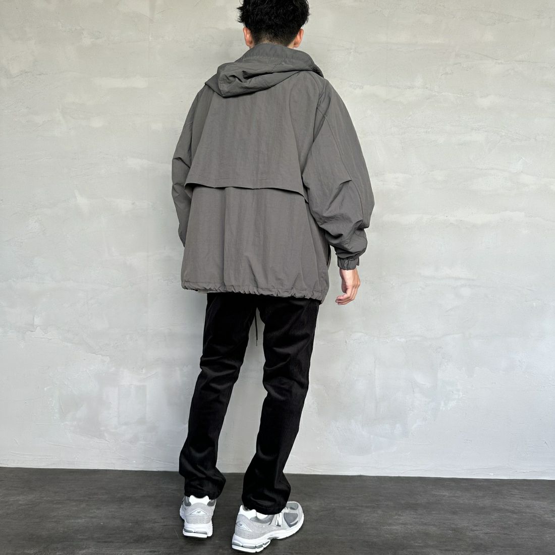 GRAMiCCi [グラミチ] コーデュロイ クロップドNNパンツ [G2FM-P005] BLACK&&モデル身長：168cm 着用サイズ：M&&