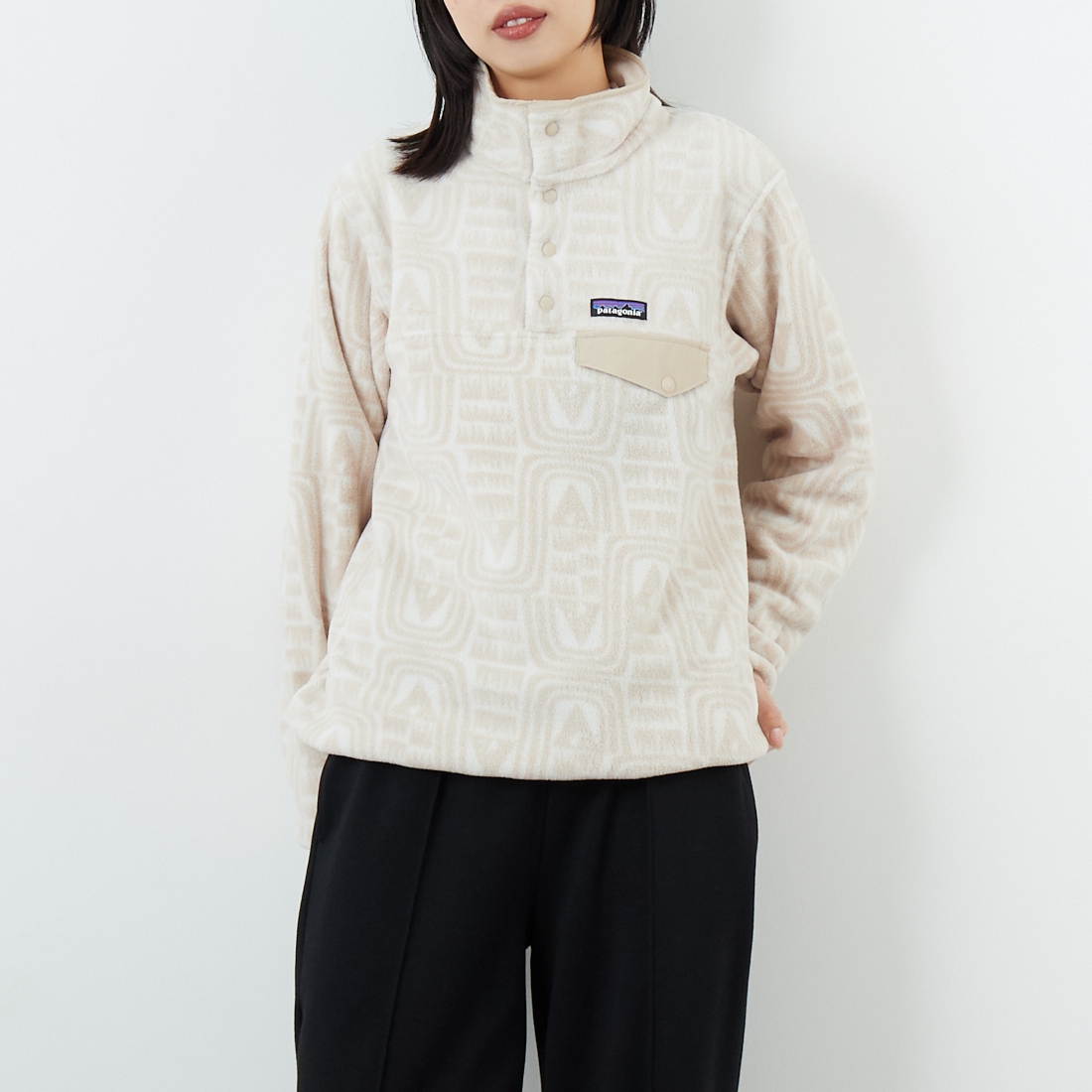 patagonia [パタゴニア] ウィメンズ ライトウェイト シンチラ スナップT プルオーバー [25455] FLDO &&モデル身長：162cm 着用サイズ：S&&