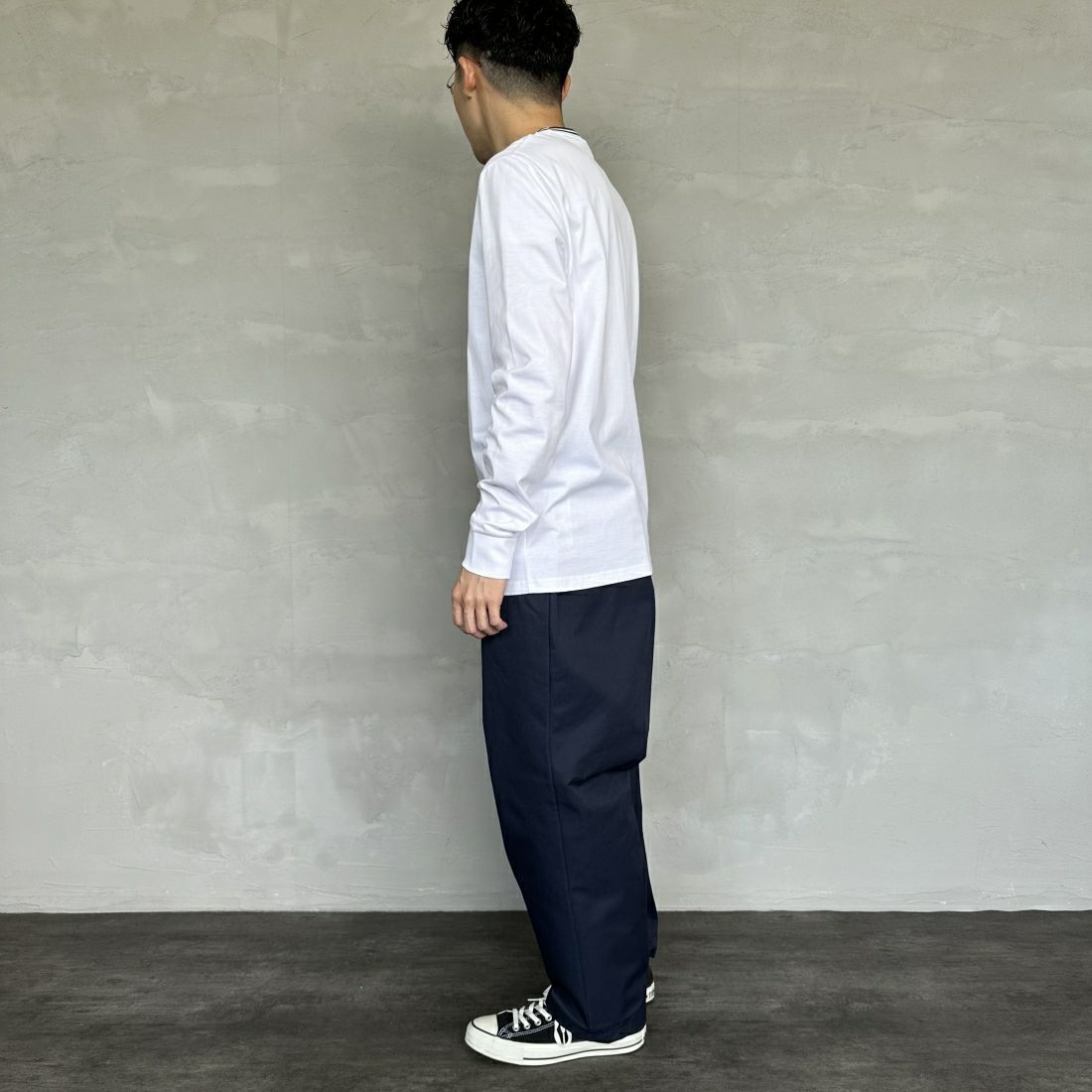 FRED PERRY [フレッドペリー] ティップライン ワンポイント刺繍Tシャツ [M9602] 100 WHITE &&モデル身長：168cm 着用サイズ：M&&