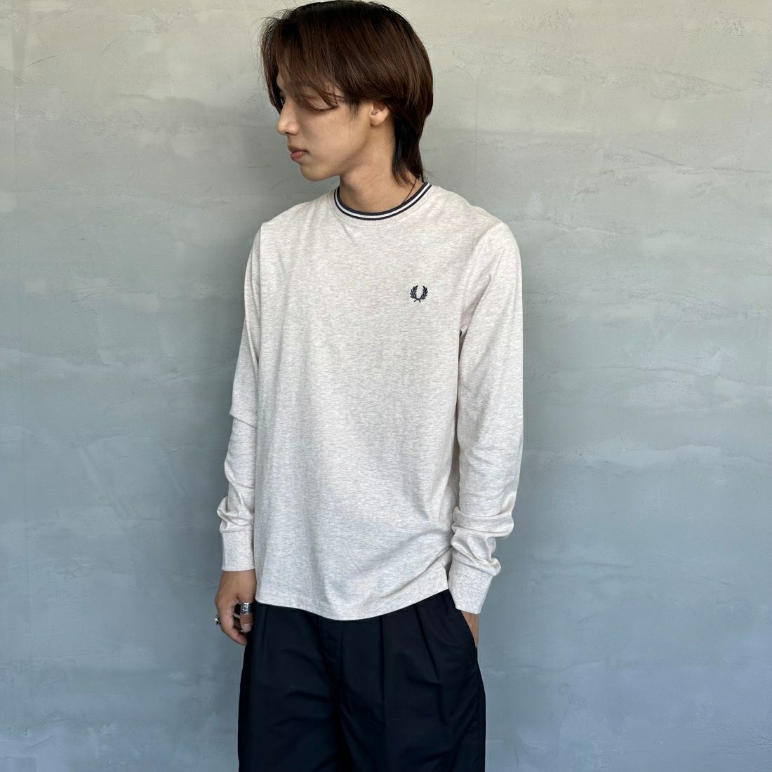 FRED PERRY [フレッドペリー] ティップライン ワンポイント刺繍Tシャツ [M9602] X23 PORRID &&モデル身長：179cm 着用サイズ：M&&