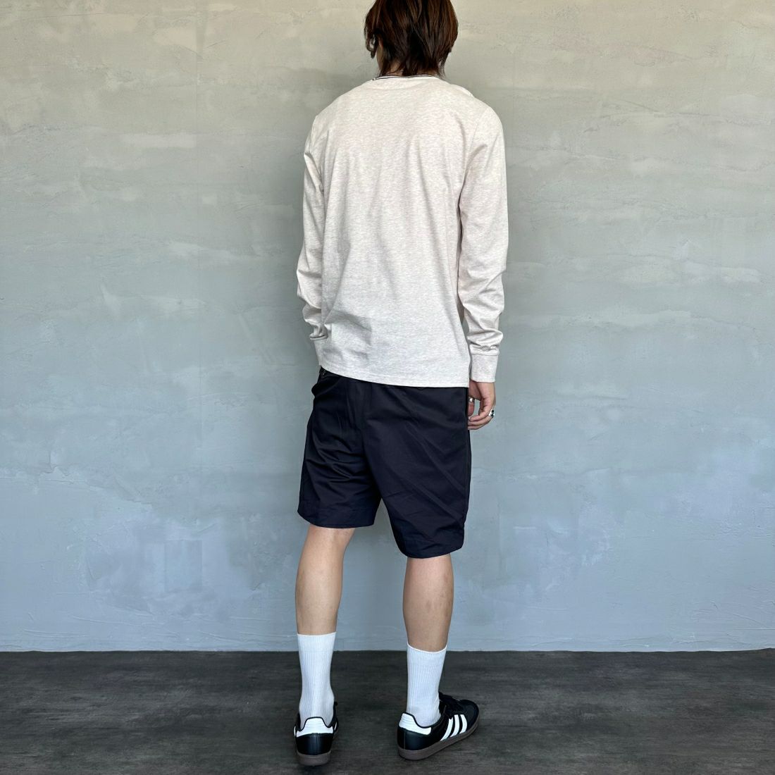 FRED PERRY [フレッドペリー] ティップライン ワンポイント刺繍Tシャツ [M9602] X23 PORRID &&モデル身長：179cm 着用サイズ：M&&