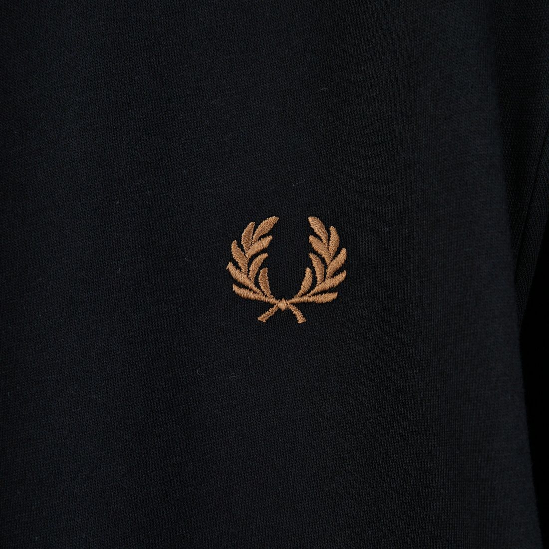 FRED PERRY [フレッドペリー] ティップライン ワンポイント刺繍TシャツX23 PORRID [M9602] 184 BLACK