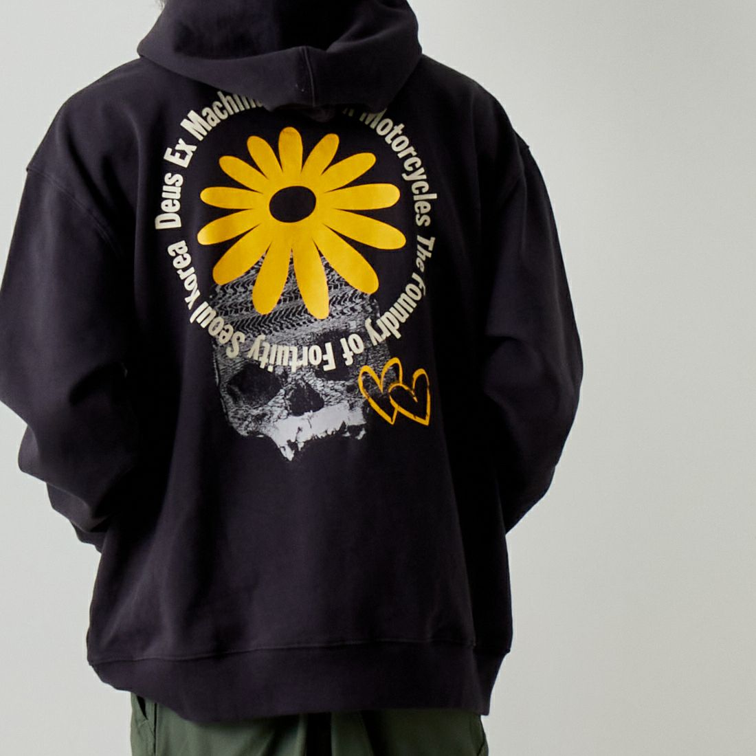 DEUS EX MACHINA [デウス エクス マキナ] HEADS ROLL スウェットフーディ [DMW238928] ANTHRACITE