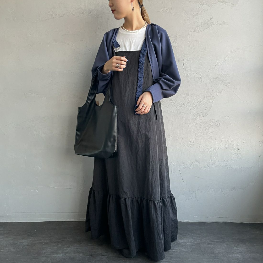 By/m [バイエム] ギャザーベルト付きカットボレロ [23142064] 12 D.BLUE &&モデル身長：156cm 着用サイズ：F&&