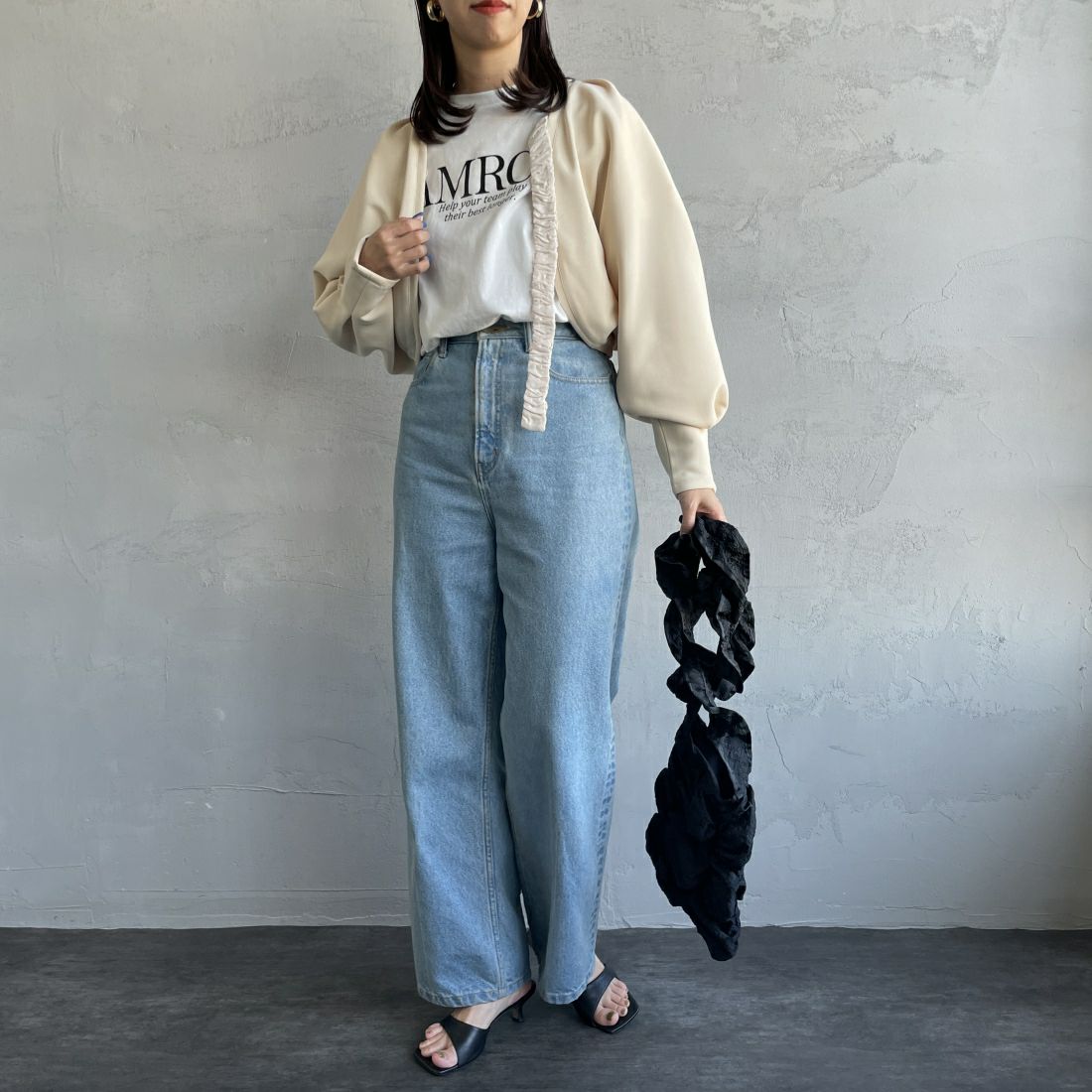 By/m [バイエム] ギャザーベルト付きカットボレロ [23142064] 21 ECRU &&モデル身長：163cm 着用サイズ：F&&