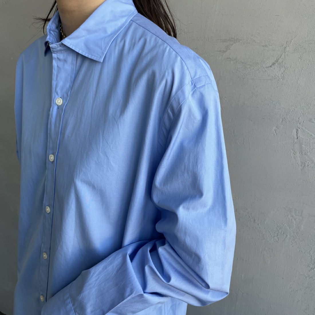 THE SHINZONE [ザ シンゾーン] ペックシャツ [24SMSBL01] 83 BLUE&&モデル身長：163cm　着用サイズ：F0&&