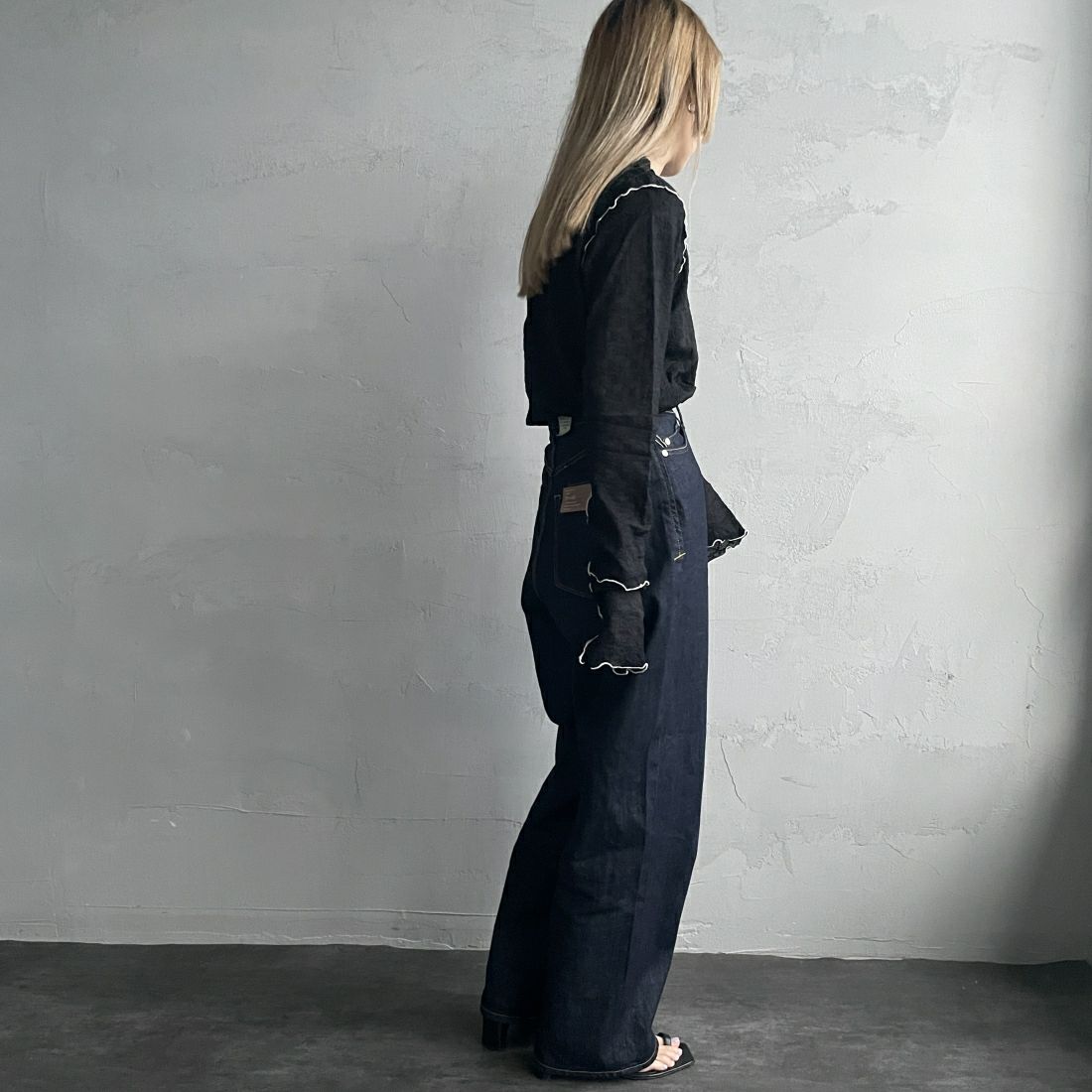 CHIGNON [シニヨン] カットレース メロープルオーバー [8636-557YE] BLACK &&モデル身長：156cm 着用サイズ：F&&