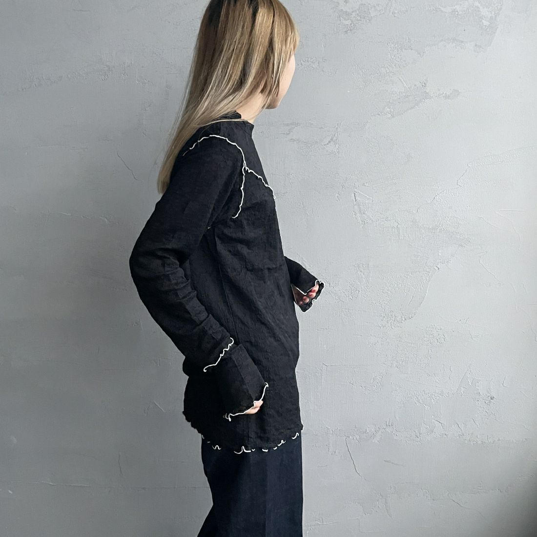 CHIGNON [シニヨン] カットレース メロープルオーバー [8636-557YE] BLACK &&モデル身長：156cm 着用サイズ：F&&
