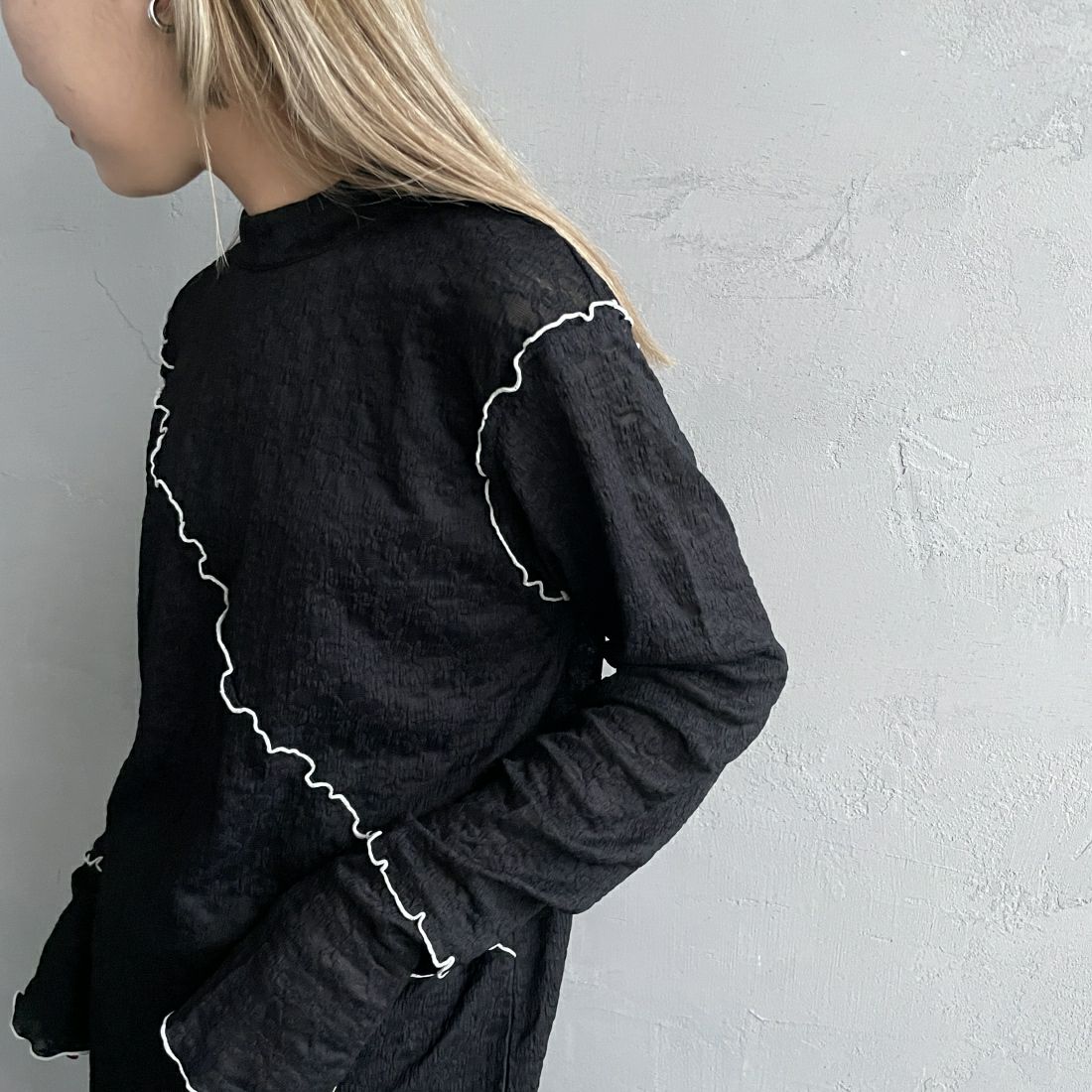 CHIGNON [シニヨン] カットレース メロープルオーバー [8636-557YE] BLACK &&モデル身長：156cm 着用サイズ：F&&