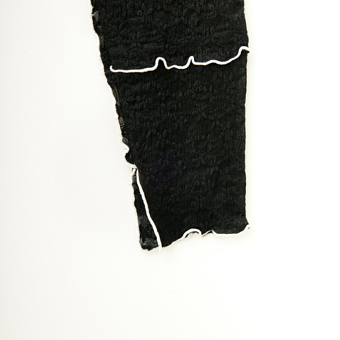 CHIGNON [シニヨン] カットレース メロープルオーバー [8636-557YE] BLACK