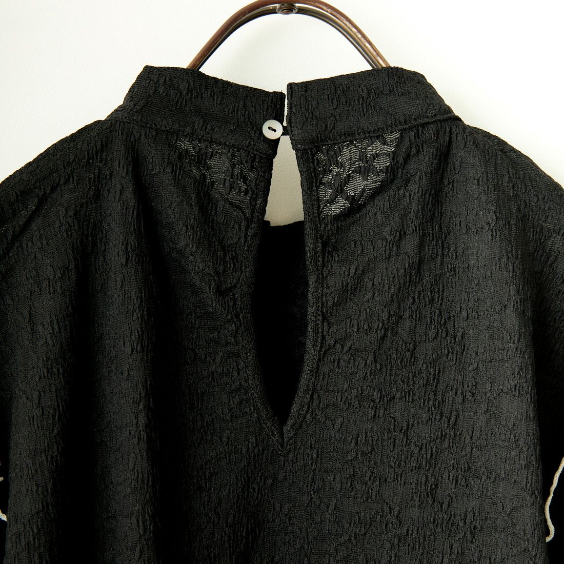 CHIGNON [シニヨン] カットレース メロープルオーバー [8636-557YE] BLACK