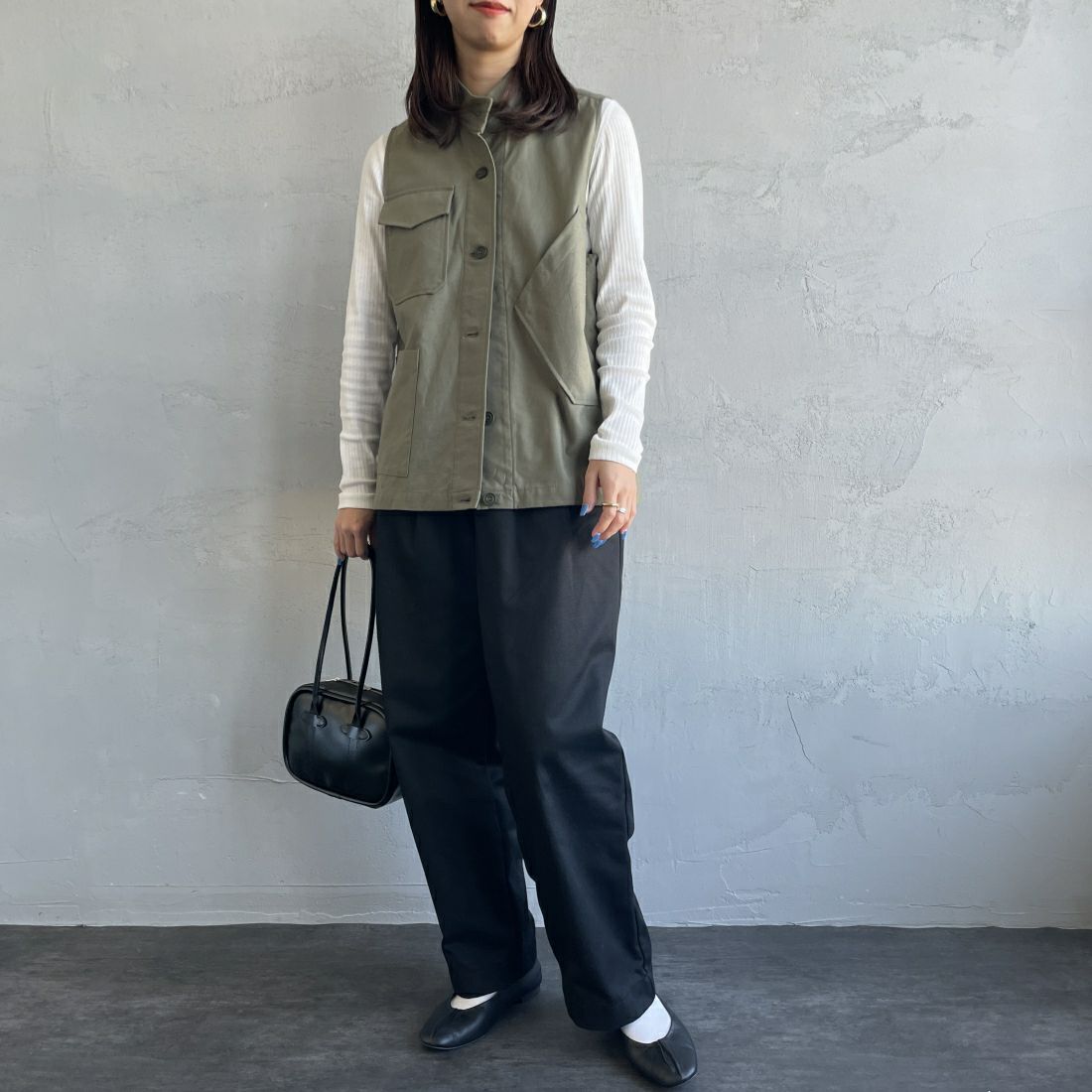 mizuiro ind [ミズイロインド] スタンドカラーワークベスト [4-230017] 24 KHAKI &&モデル身長：163cm 着用サイズ：F&&