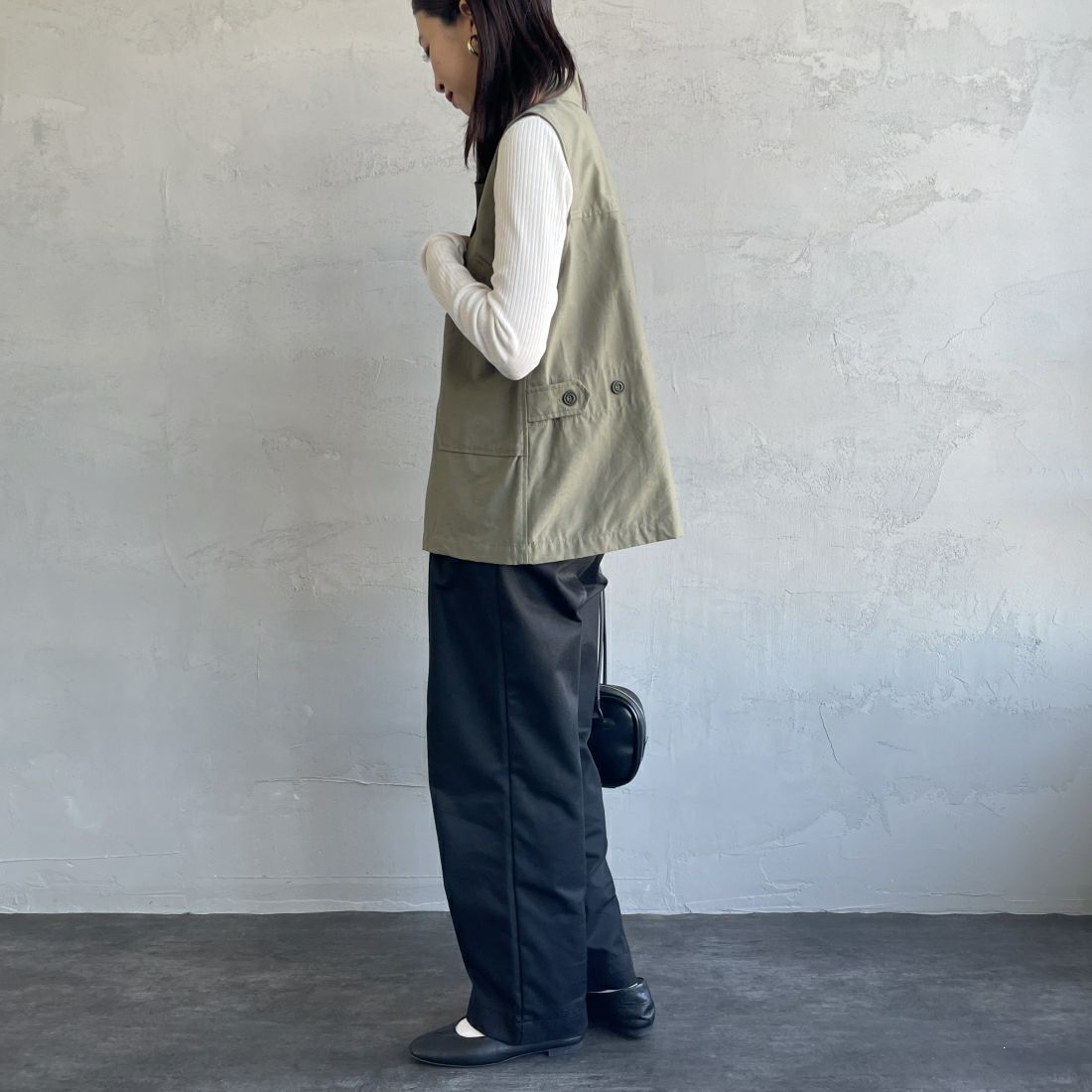 mizuiro ind [ミズイロインド] スタンドカラーワークベスト [4-230017] 24 KHAKI &&モデル身長：163cm 着用サイズ：F&&
