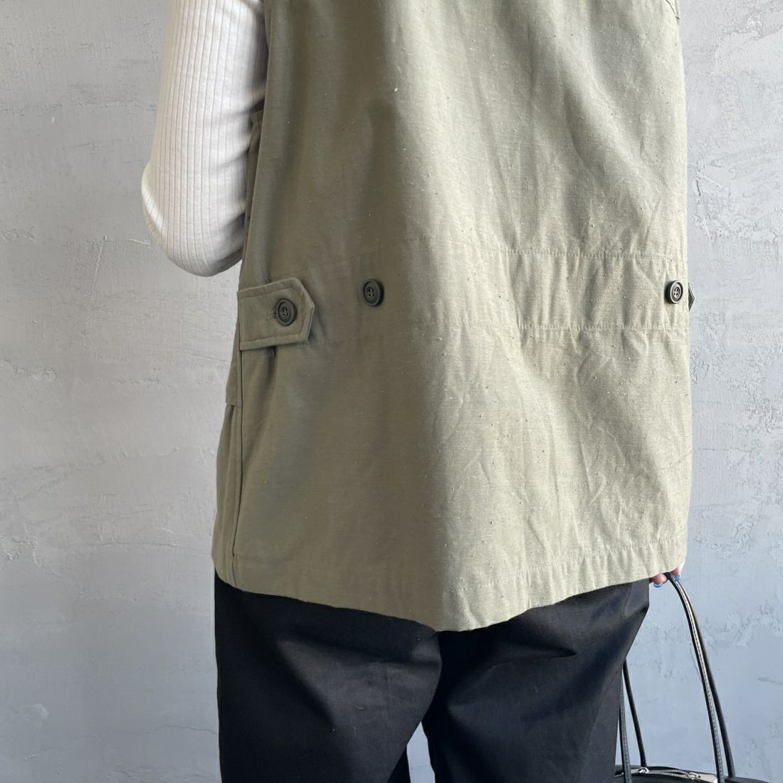 mizuiro ind [ミズイロインド] スタンドカラーワークベスト [4-230017] 24 KHAKI &&モデル身長：163cm 着用サイズ：F&&