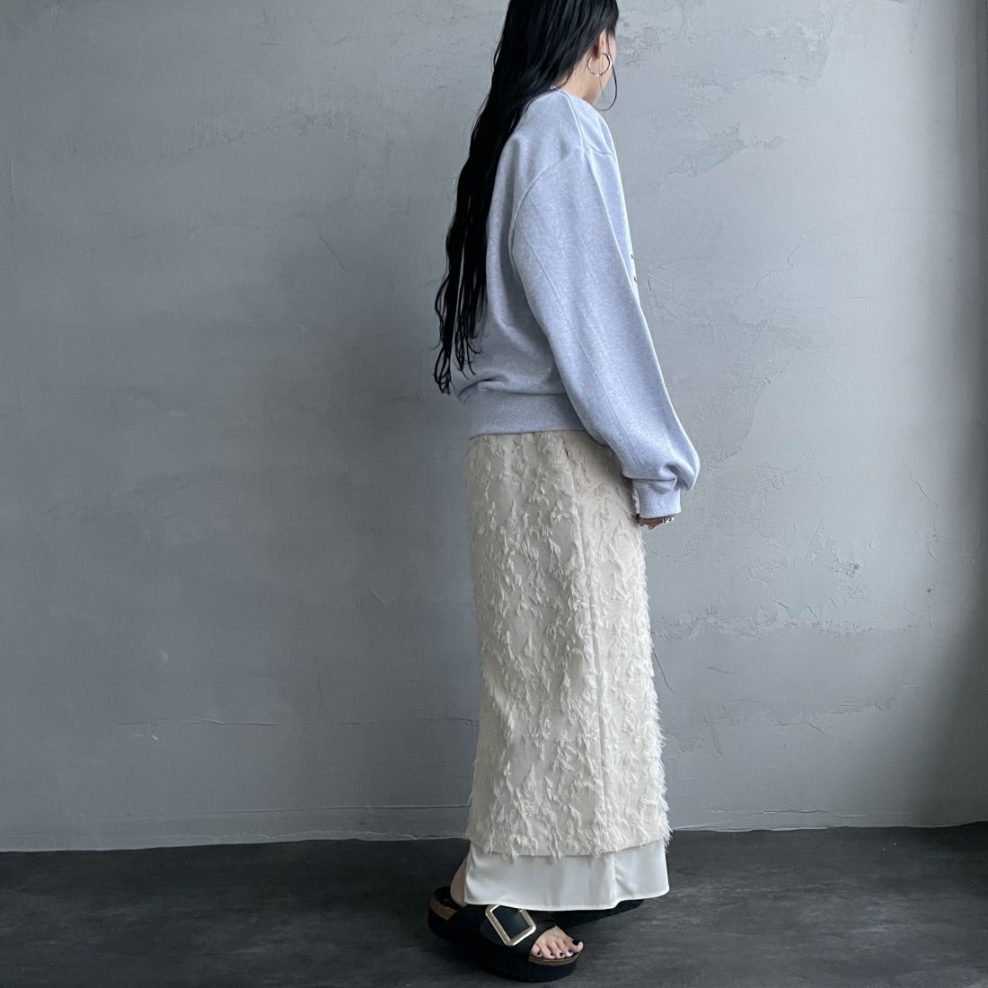 CHIGNON [シニヨン] カットジャガードスカート [2236-497KK] IVORY &&モデル身長：156cm 着用サイズ：F&&