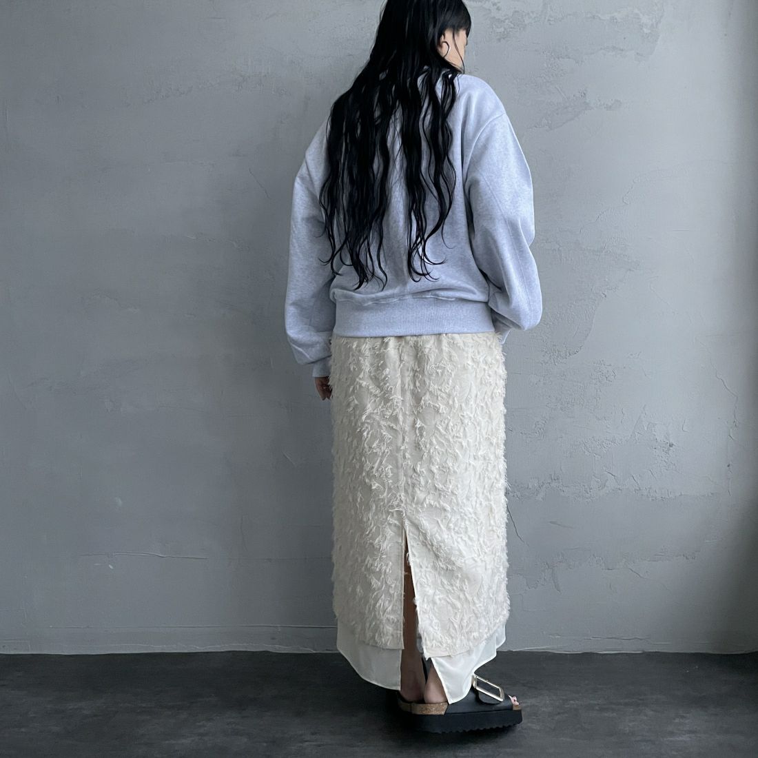 CHIGNON [シニヨン] カットジャガードスカート [2236-497KK] IVORY &&モデル身長：156cm 着用サイズ：F&&