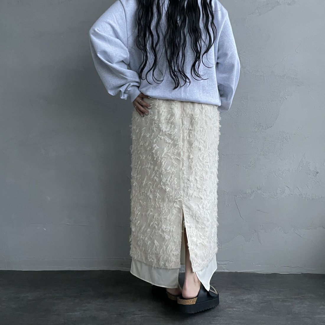 CHIGNON [シニヨン] カットジャガードスカート [2236-497KK] IVORY &&モデル身長：156cm 着用サイズ：F&&