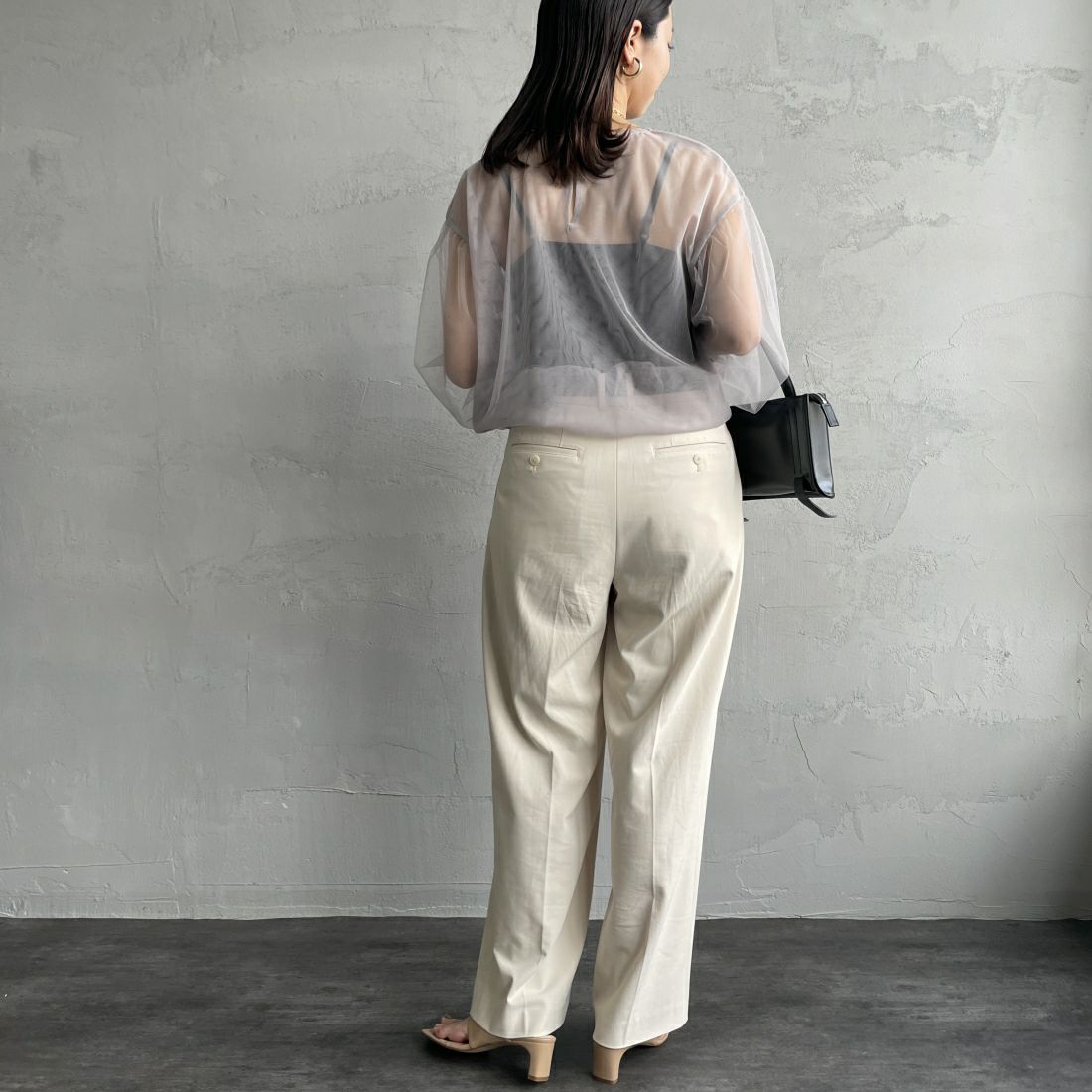 By/m [バイエム] シアーメッシュブラウス [24112009] 05 L.GRAY &&モデル身長：163cm 着用サイズ：F&&