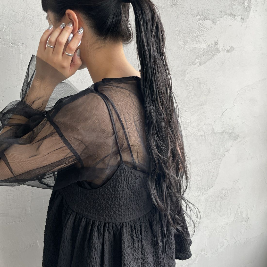 By/m [バイエム] シアーメッシュブラウス [24112009] 09 BLACK &&モデル身長：156cm 着用サイズ：F&&