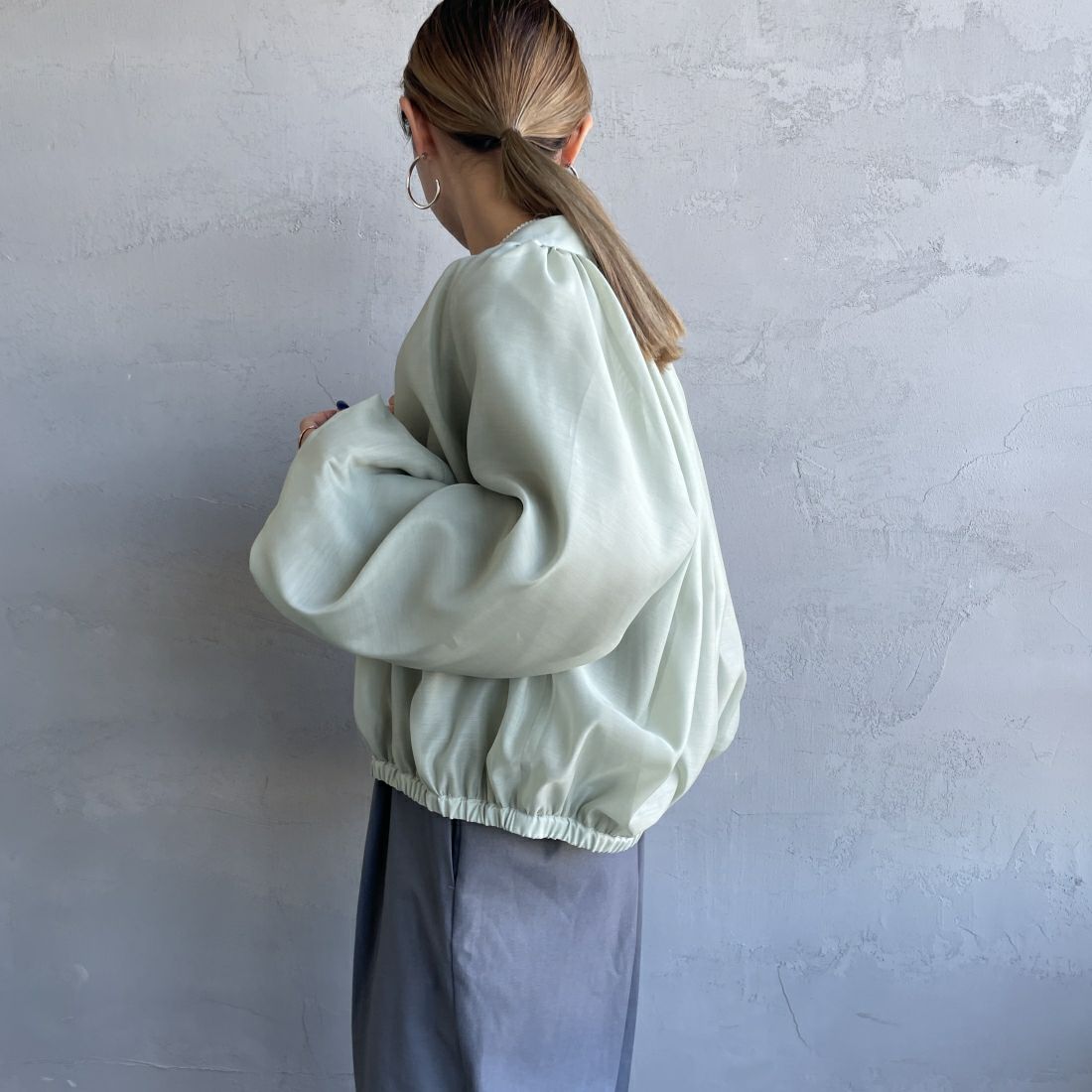 USINE [ユジーヌ] ボリュームスリーブ チュールブルゾン [2410201] LT.GREEN &&モデル身長：156cm 着用サイズ：F&&