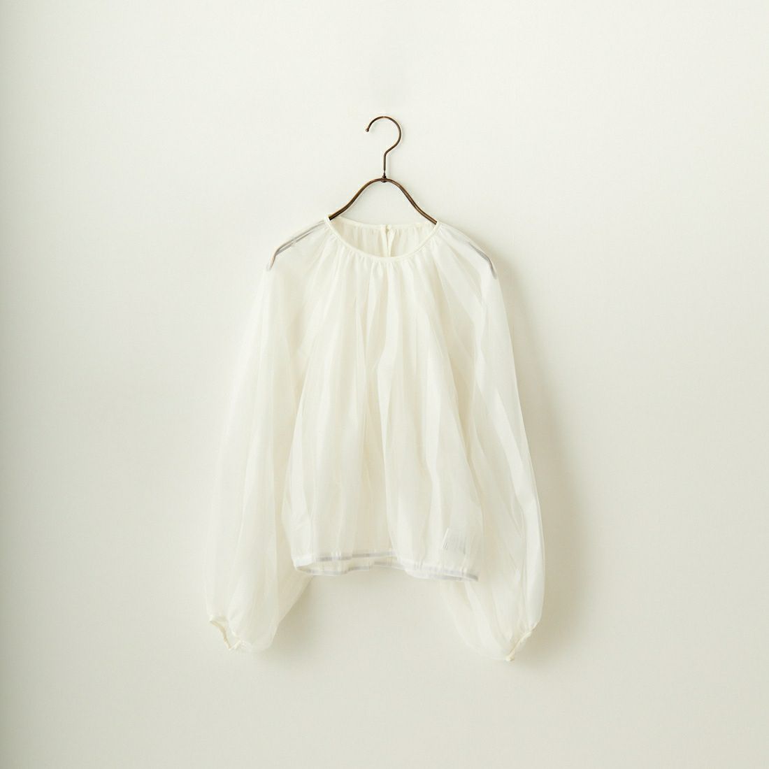 O/WHITE