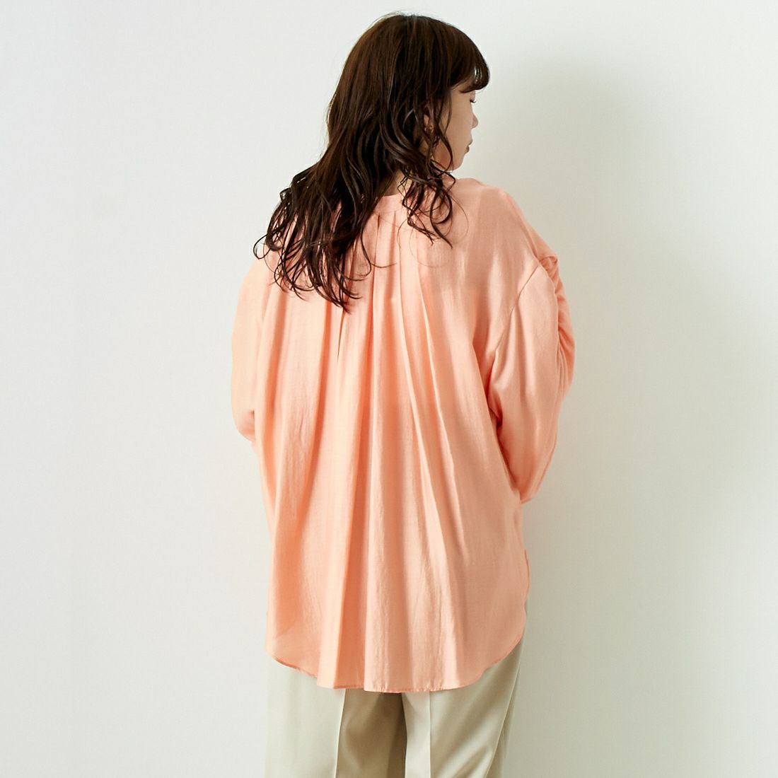 CHIGNON [シニヨン] シャーリングスリーブシャツ [1636-593JS] ORANGE &&モデル身長：167cm 着用サイズ：F&&
