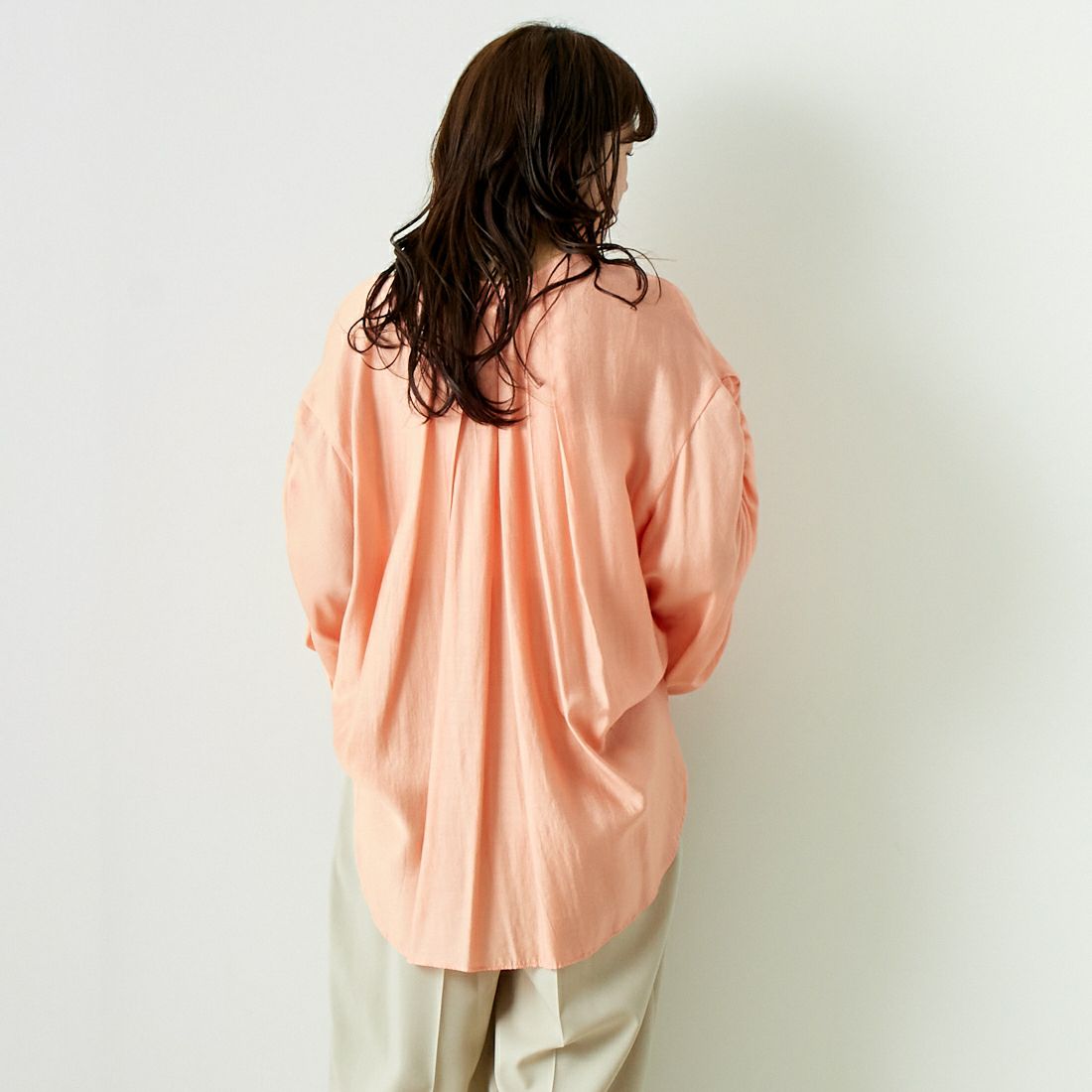 CHIGNON [シニヨン] シャーリングスリーブシャツ [1636-593JS] ORANGE &&モデル身長：167cm 着用サイズ：F&&