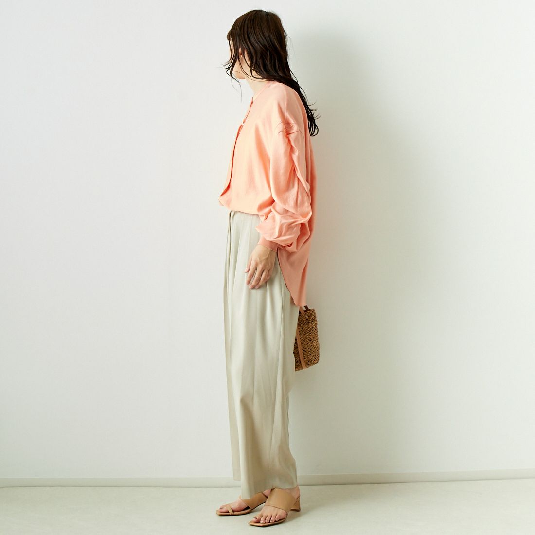 CHIGNON [シニヨン] シャーリングスリーブシャツ [1636-593JS] ORANGE &&モデル身長：167cm 着用サイズ：F&&