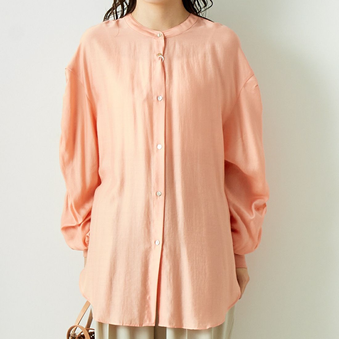 CHIGNON [シニヨン] シャーリングスリーブシャツ [1636-593JS] ORANGE &&モデル身長：167cm 着用サイズ：F&&