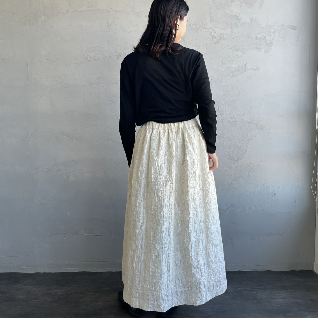 USINE [ユジーヌ] ジャガード織 タックギャザーフレアスカート [2410501] IVORY &&モデル身長：163cm 着用サイズ：F&&