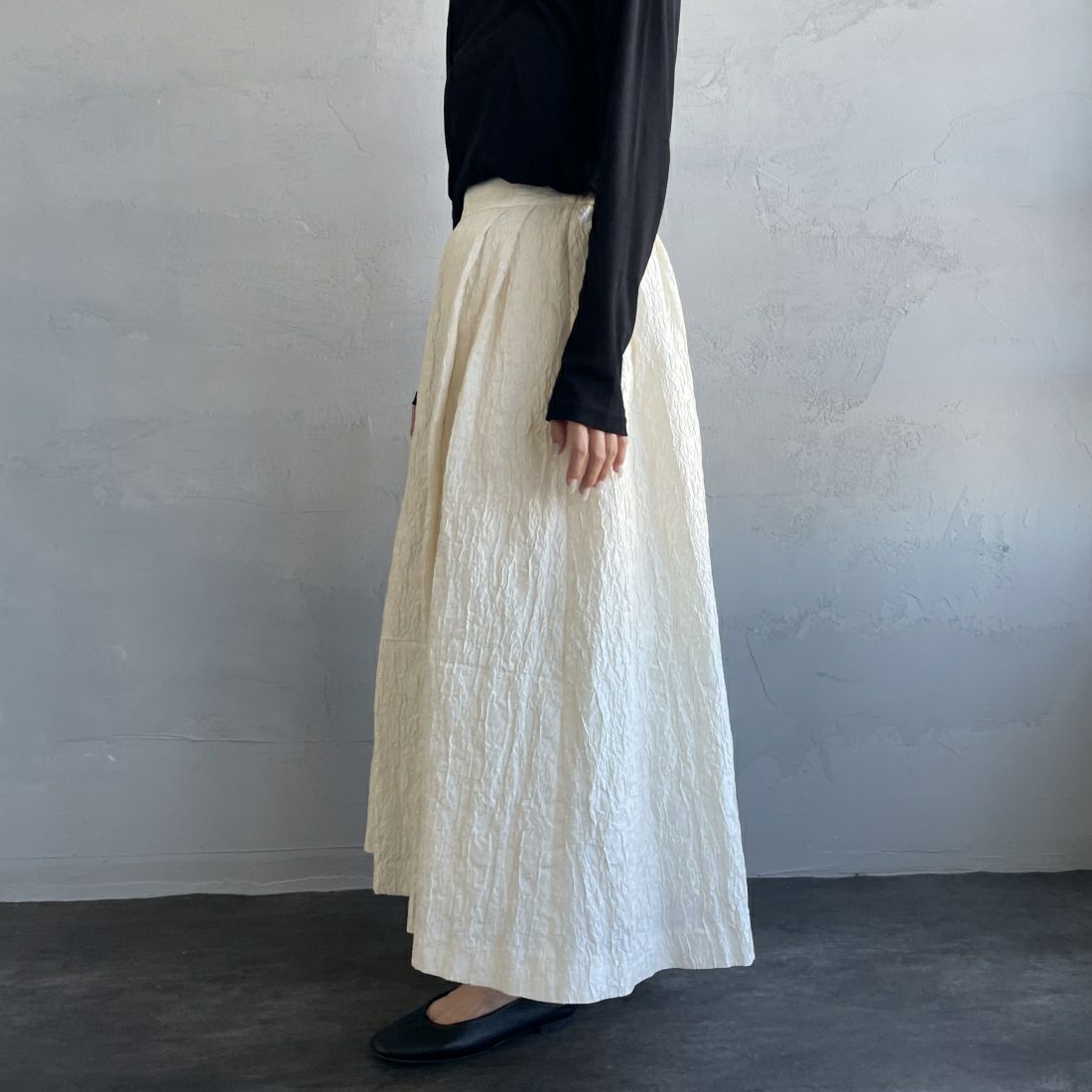 USINE [ユジーヌ] ジャガード織 タックギャザーフレアスカート [2410501] IVORY &&モデル身長：163cm 着用サイズ：F&&