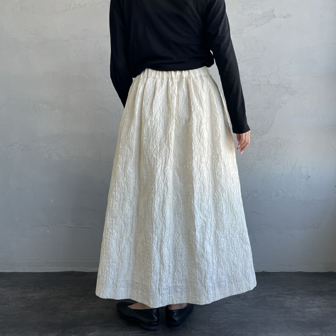 USINE [ユジーヌ] ジャガード織 タックギャザーフレアスカート [2410501] IVORY &&モデル身長：163cm 着用サイズ：F&&