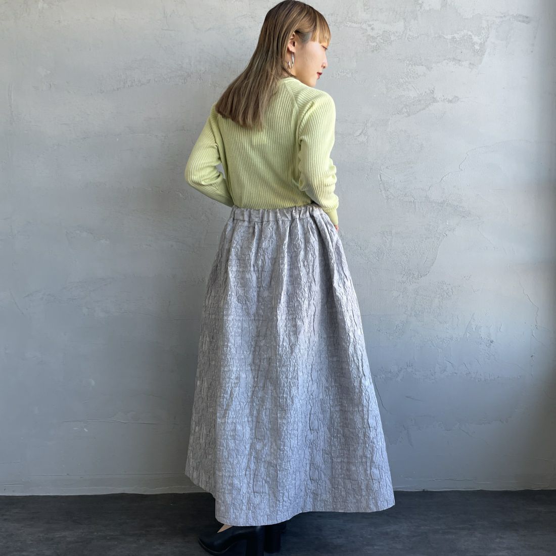 USINE [ユジーヌ] ジャガード織 タックギャザーフレアスカート [2410501] GRAY &&モデル身長：156cm 着用サイズ：F&&