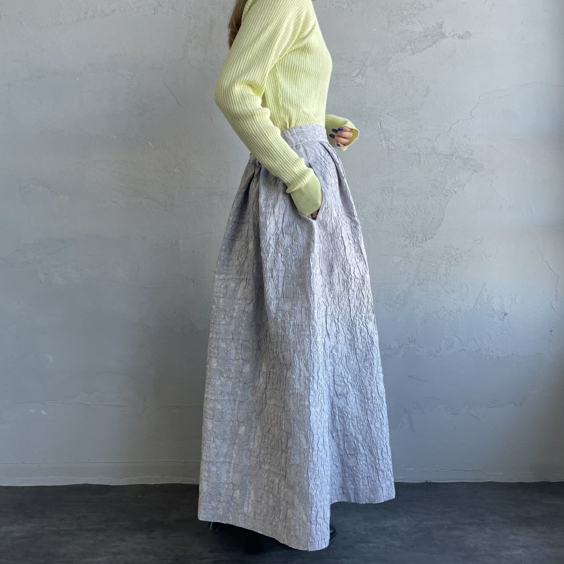 USINE [ユジーヌ] ジャガード織 タックギャザーフレアスカート [2410501] GRAY &&モデル身長：156cm 着用サイズ：F&&