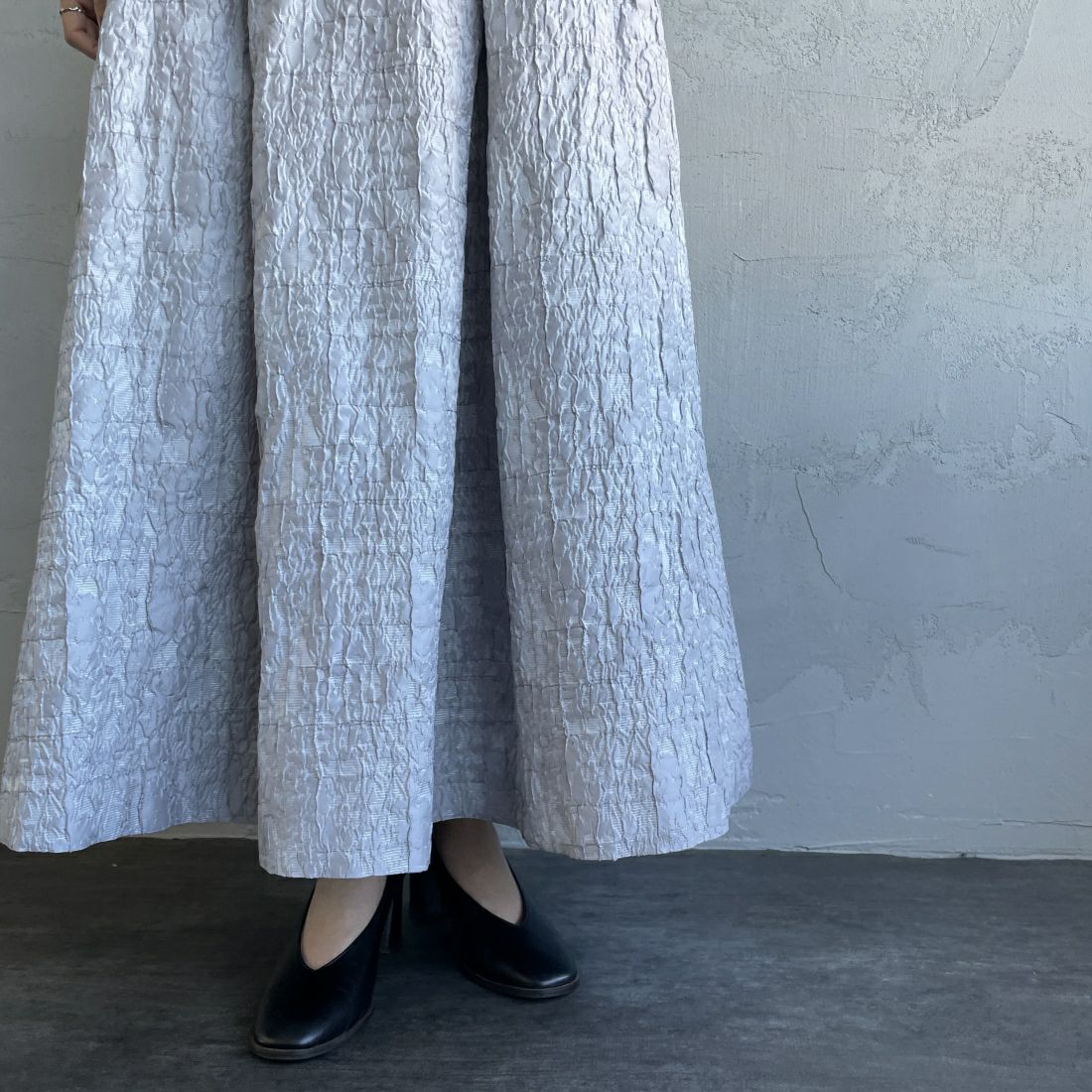 USINE [ユジーヌ] ジャガード織 タックギャザーフレアスカート [2410501] GRAY &&モデル身長：156cm 着用サイズ：F&&