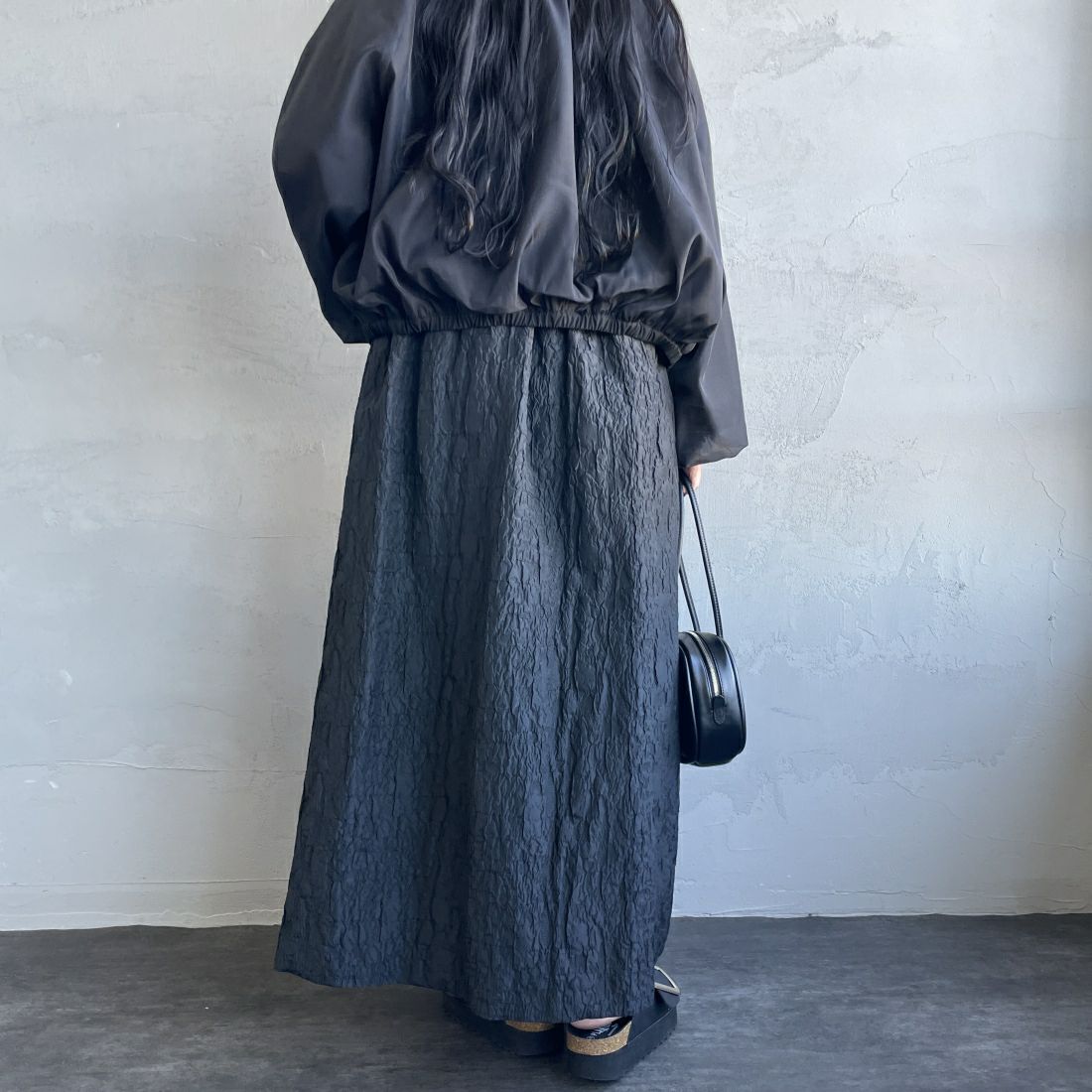 USINE [ユジーヌ] ジャガード織 タックギャザーフレアスカート [2410501] BLACK &&モデル身長：156cm 着用サイズ：F&&