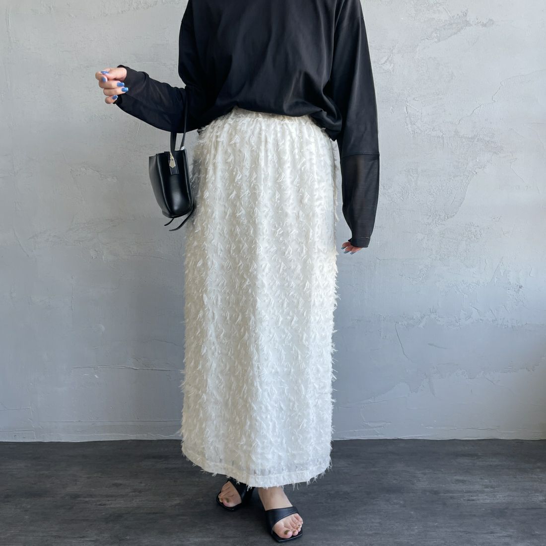 By/m [バイエム] ジャガードフリンジ フェザーナローロングスカート [23142061] 02 OFF &&モデル身長：163cm 着用サイズ：F&&