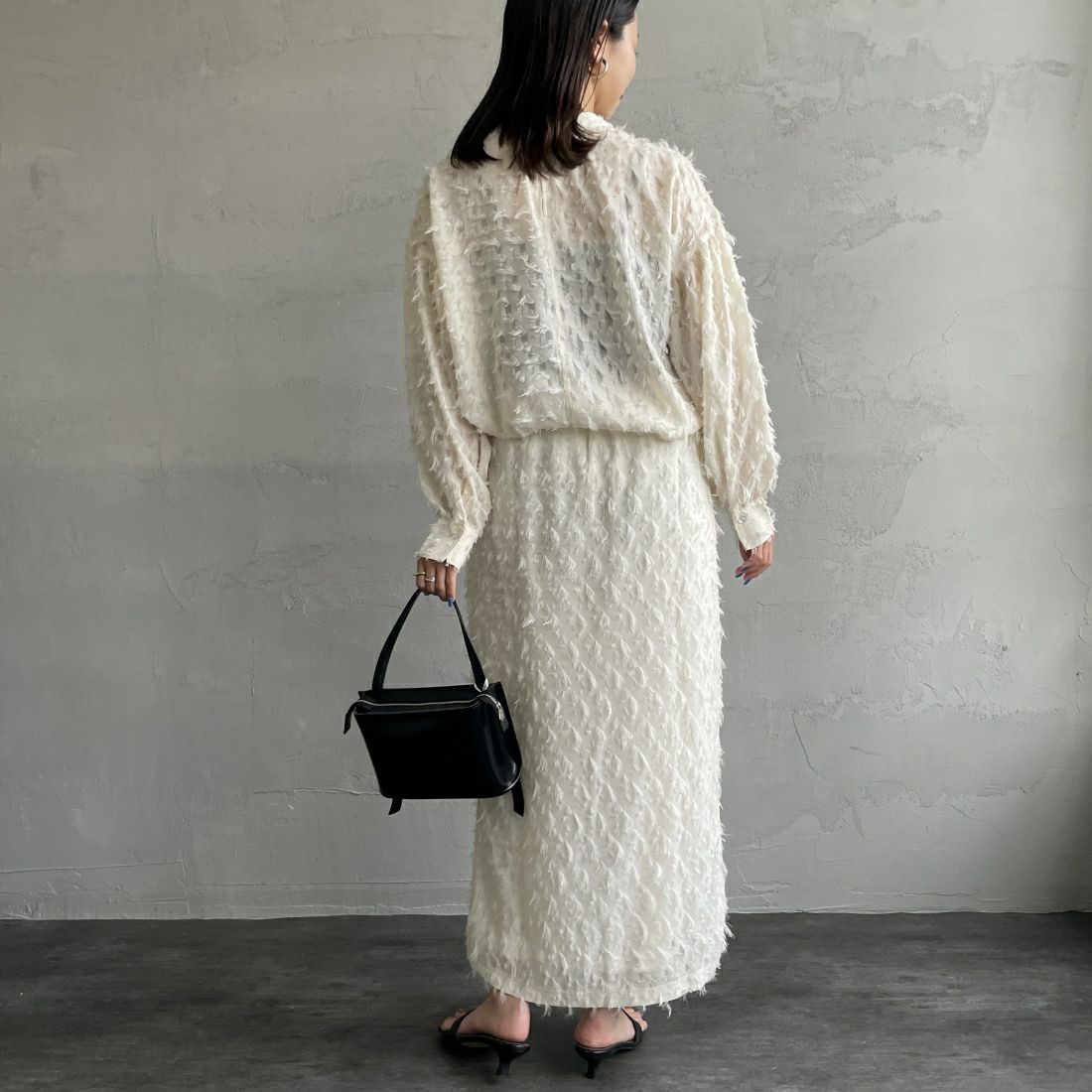 By/m [バイエム] ジャガードフリンジ フェザーナローロングスカート [23142061] 02 OFF &&モデル身長：163cm 着用サイズ：F&&